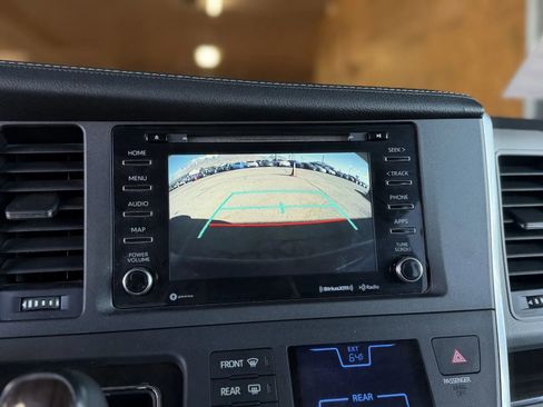 Used 2019 Toyota Sienna XLE w/ XLE Navigation Package FWD image 38