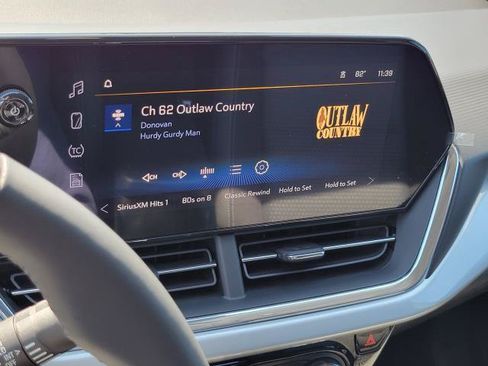 New 2026 Chevrolet Trax LT w/ Midnight Edition FWD image 18