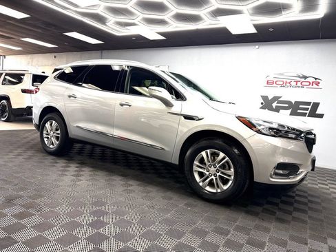 Used 2018 Buick Enclave Essence FWD image 2