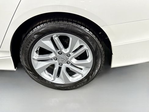Used 2019 Honda Accord LX image 37