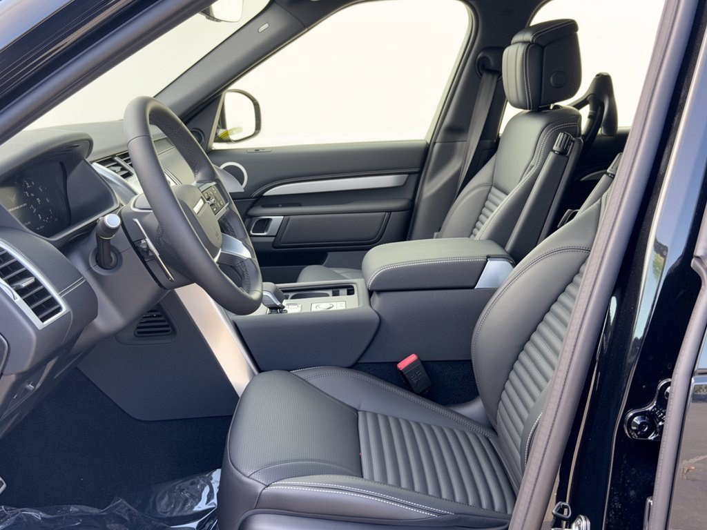 New 2026 Land Rover Discovery Limited Edition AWD/4WD image 5
