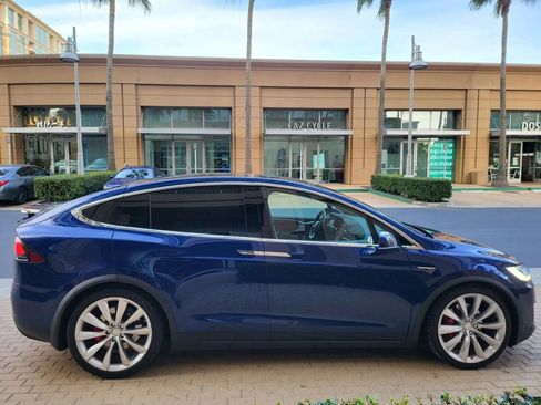 Used 2018 Tesla Model X 75D AWD/4WD image 7