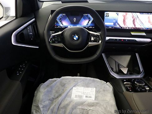 Used 2025 BMW X3 xDrive30i w/ Premium Package image 15