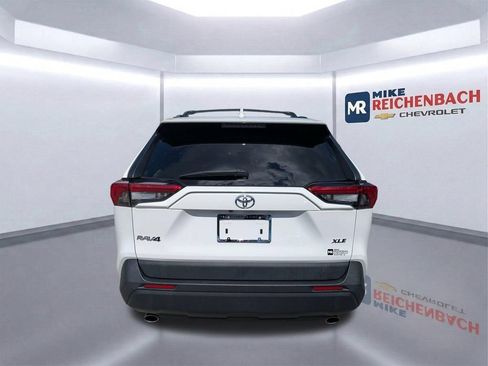 Used 2023 Toyota RAV4 XLE w/ Convenience Package FWD image 5