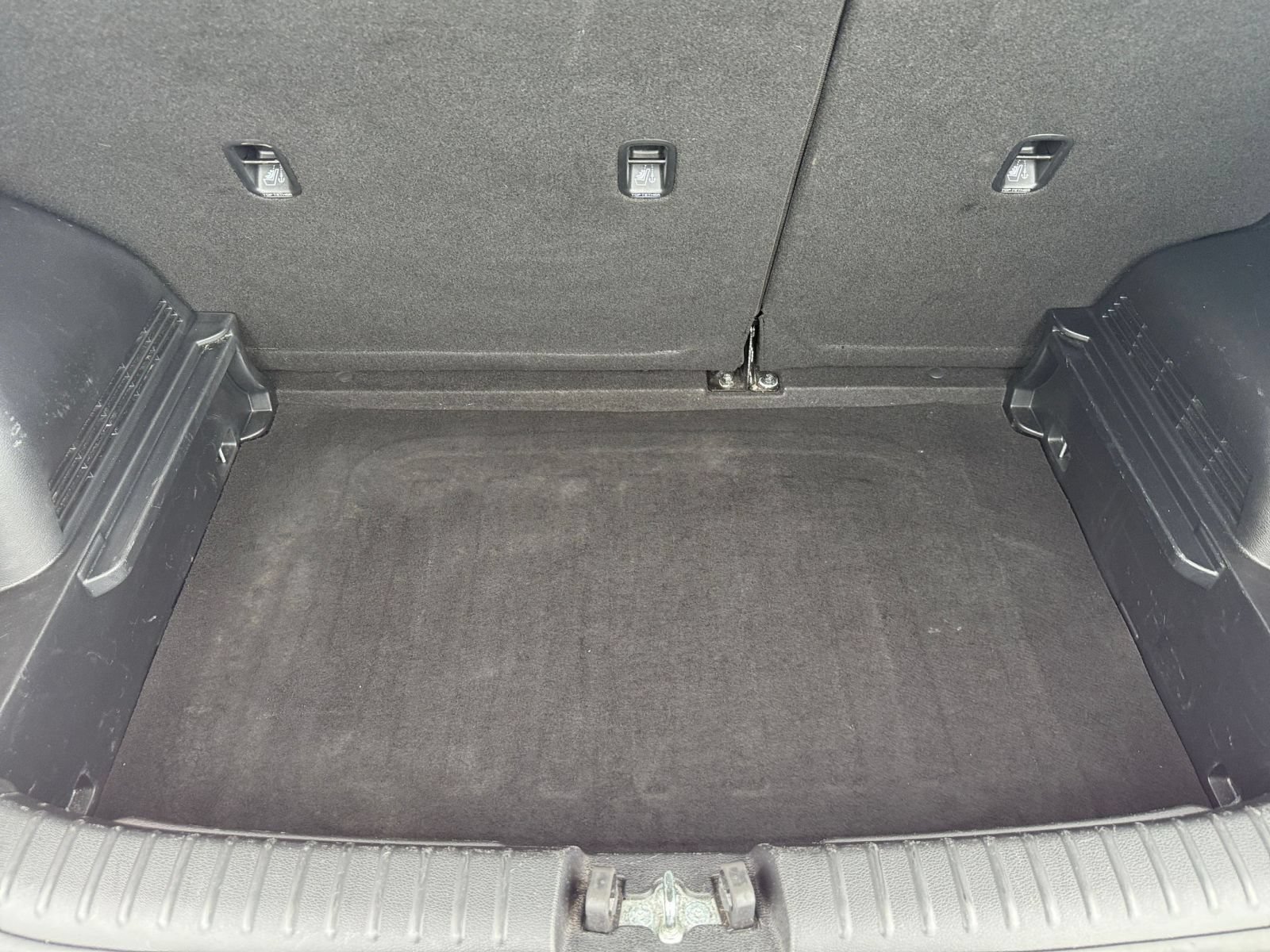 Used 2025 Kia Soul LX w/ LX Technology Package FWD image 28