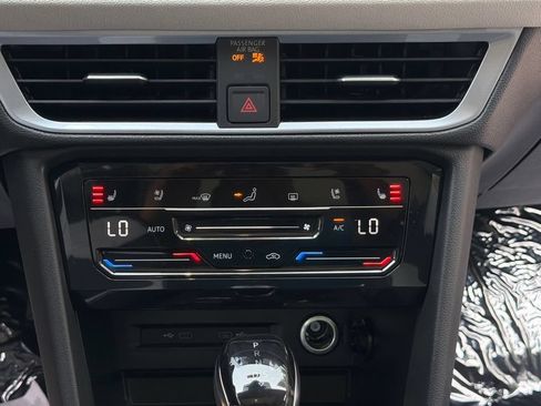 New 2026 Volkswagen Taos SEL AWD/4WD image 12