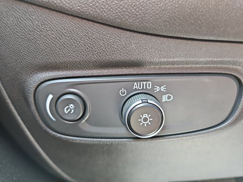 Used 2022 Chevrolet Equinox LS AWD/4WD image 15