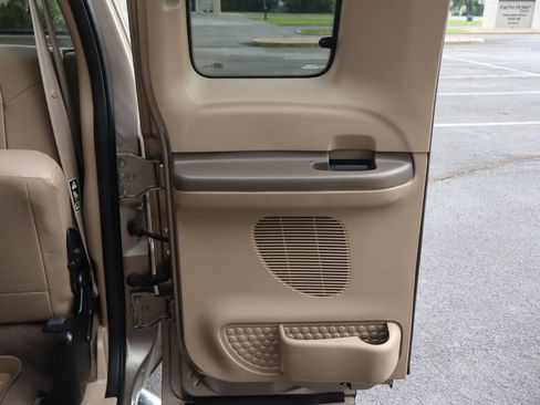 Used 2003 Ford F250 XL AWD/4WD image 24