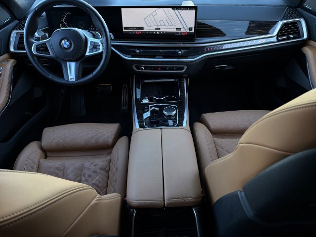 Used 2025 BMW X7 xDrive40i w/ M Sport Package AWD/4WD image 18
