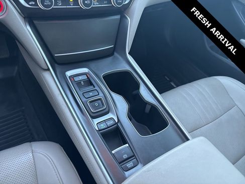 Used 2019 Honda Accord Touring image 9