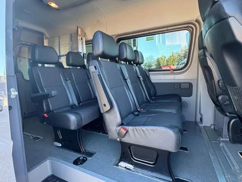 Used 2017 Mercedes-Benz Sprinter 2500 image 11