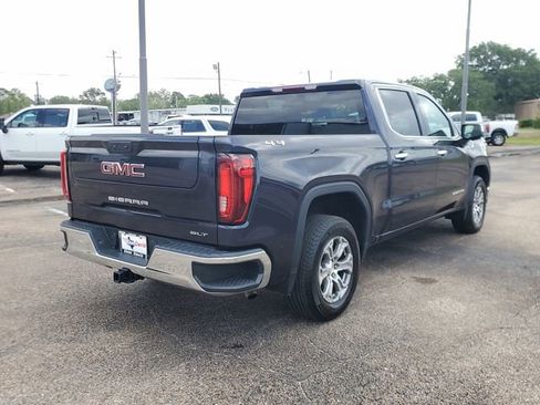Used 2024 GMC Sierra 1500 SLT AWD/4WD image 3