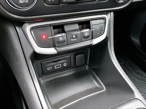 Used 2023 GMC Terrain SLT FWD image 34