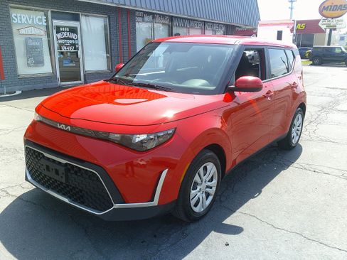 Used 2023 Kia Soul LX FWD image 12