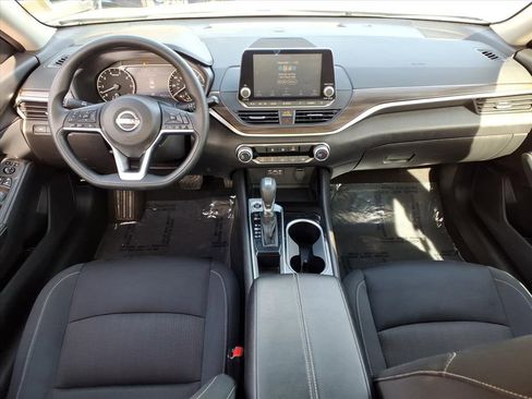 Used 2024 Nissan Altima 2.5 SV image 20