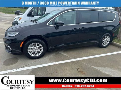 Certified 2024 Chrysler Pacifica Touring-L FWD image 1