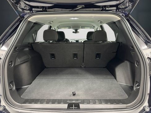 Used 2021 Chevrolet Equinox LS FWD image 12