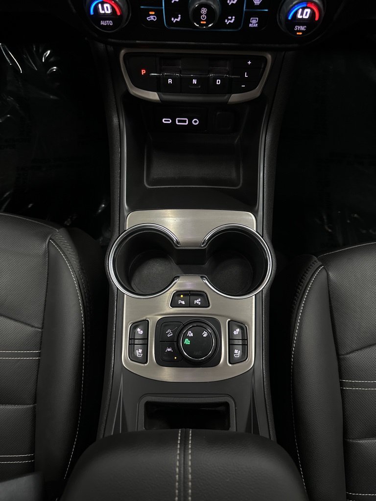 Used 2024 GMC Terrain Denali w/ Denali Premium Package AWD/4WD image 24