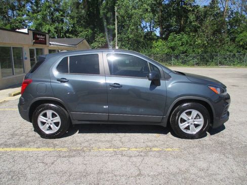Used 2021 Chevrolet Trax LS FWD image 10