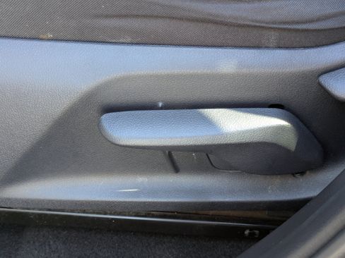 Used 2019 Toyota RAV4 LE w/ Carpet Mat Package image 12