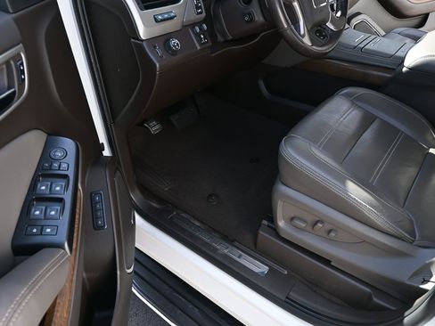 Used 2019 GMC Yukon Denali w/ Open Road Package image 7