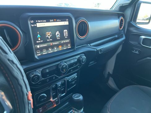Used 2023 Jeep Gladiator Mojave AWD/4WD image 31