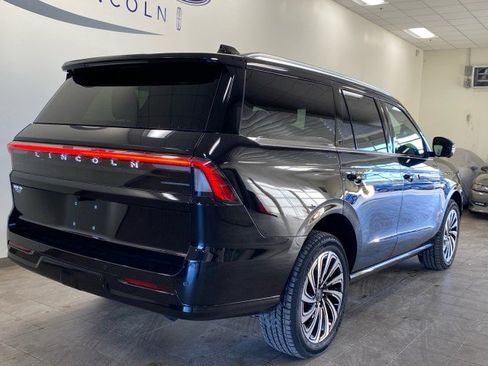 New 2025 Lincoln Navigator Black Label AWD/4WD image 17