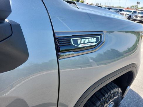 Used 2024 GMC Sierra 1500 AT4 w/ Technology Package AWD/4WD image 8