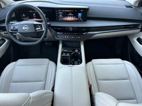 Used 2025 Nissan Murano SV AWD/4WD image 12