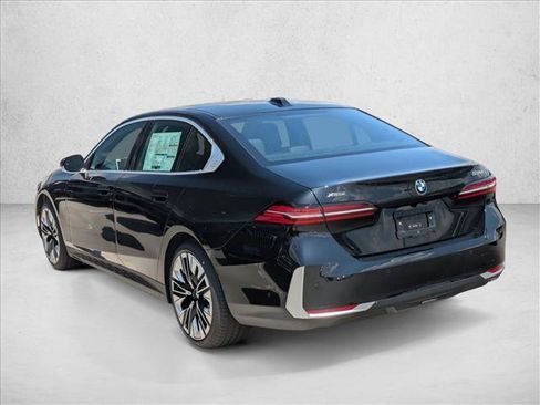 Used 2026 BMW 530i xDrive w/ Premium Package AWD/4WD image 9