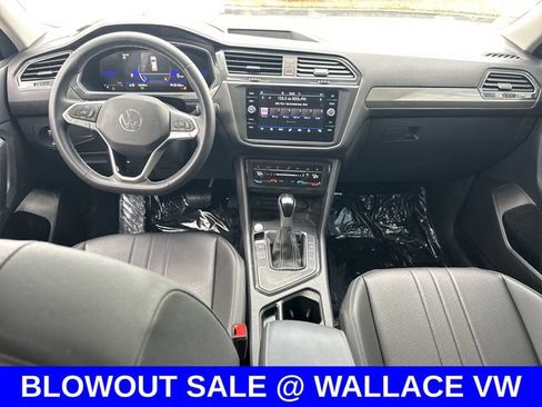 Certified 2023 Volkswagen Tiguan SE FWD image 12