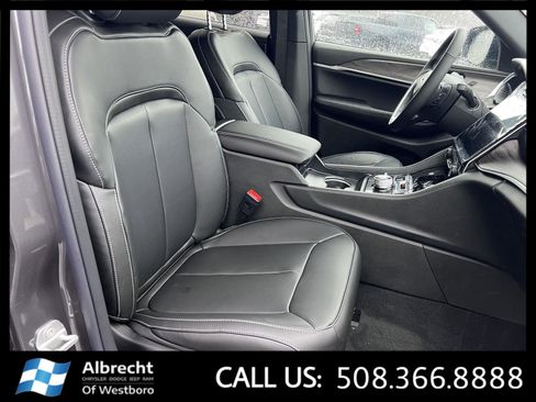 New 2025 Jeep Grand Cherokee Limited w/ Trailer Tow Package image 16