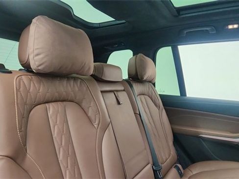 Used 2025 BMW X7 M60i image 26