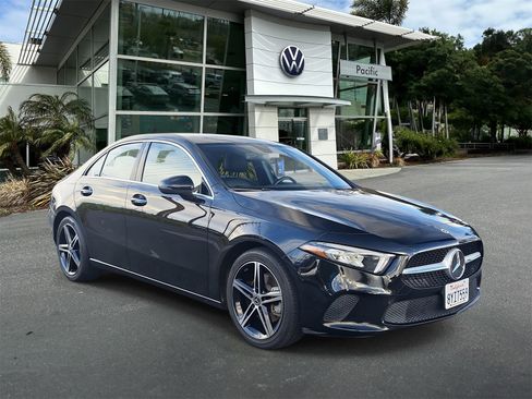 Used 2022 Mercedes-Benz A 220 image 3