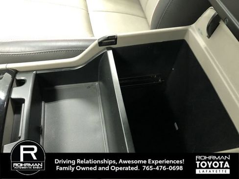 Used 2016 Kia Sedona SX image 29