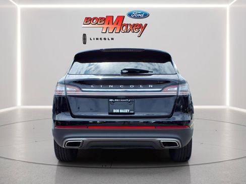 Used 2023 Lincoln Nautilus Reserve AWD/4WD image 5