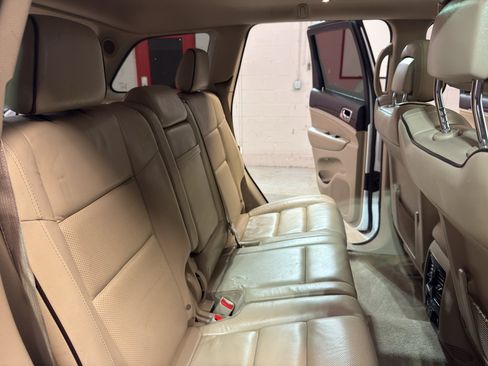Used 2017 Jeep Grand Cherokee Overland image 26