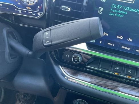 Used 2024 Chevrolet Silverado 1500 LT image 37