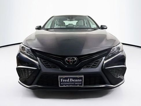 Used 2022 Toyota Camry SE FWD image 2