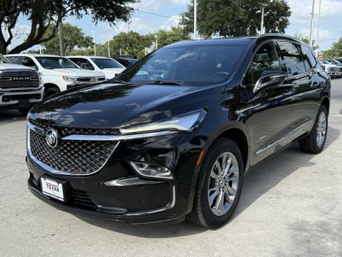 Used 2023 Buick Enclave Avenir w/ Avenir Technology Package FWD image 9
