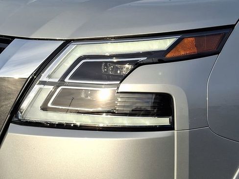 Used 2023 Nissan Armada Platinum w/ Captain's Chairs Package image 9