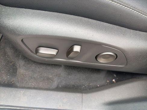 Used 2026 Chevrolet Traverse LT image 20