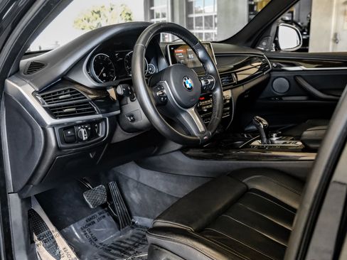 Used 2018 BMW X5 xDrive50i image 2