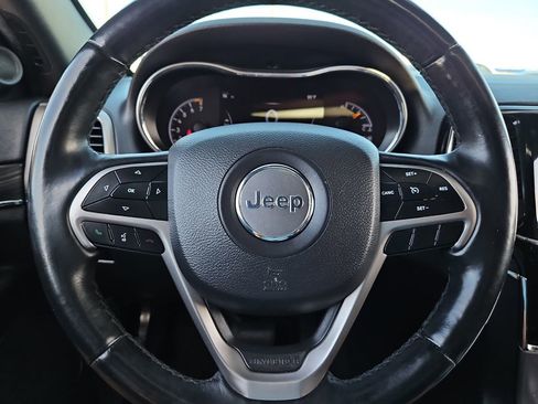 Used 2019 Jeep Grand Cherokee Limited AWD/4WD image 30
