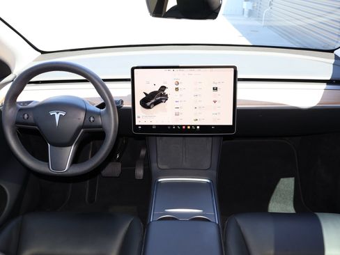 Used 2023 Tesla Model Y Long Range AWD/4WD image 20