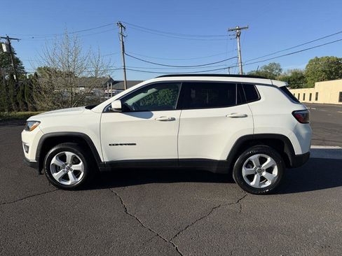 Used 2018 Jeep Compass Latitude w/ Popular Equipment Group AWD/4WD image 4