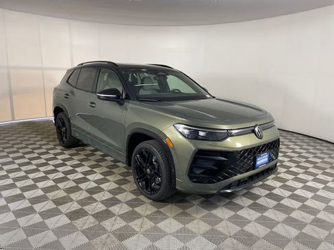 New 2026 Volkswagen Tiguan SE R-Line AWD/4WD image 22