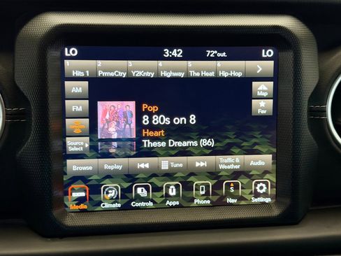 Used 2023 Jeep Wrangler Unlimited Sahara image 9