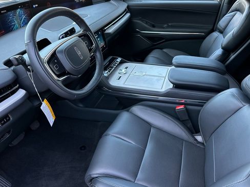 New 2026 Lincoln Navigator Reserve w/ Jet Appearance Package AWD/4WD image 9