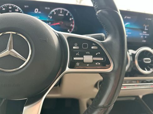 Used 2022 Mercedes-Benz GLA 250 4MATIC image 29